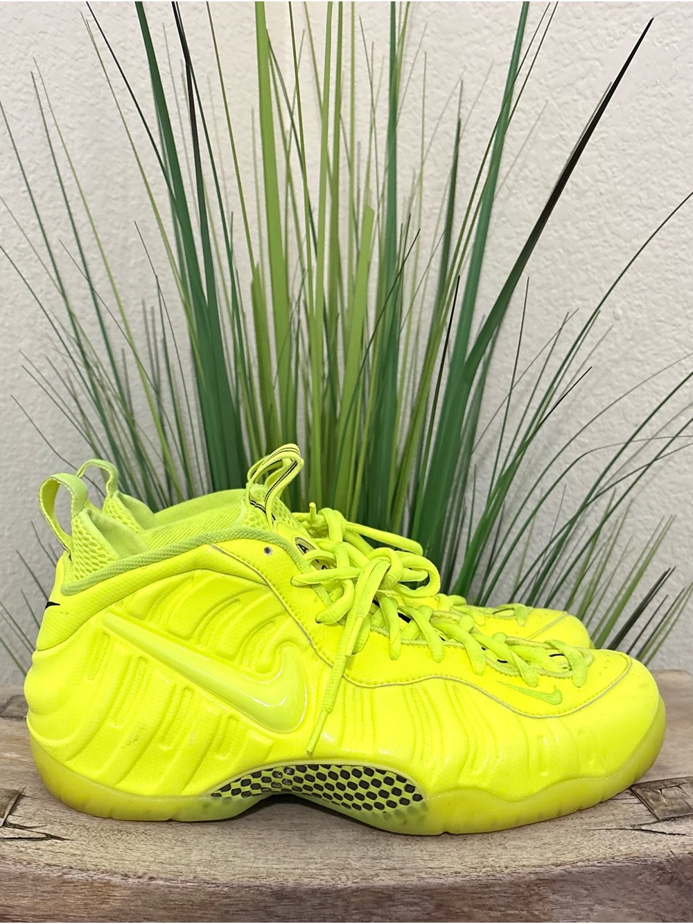 Nike Air Foamposite Pro Volt Neon Green Sneakers